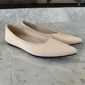 Vivaia pointed toe shoes